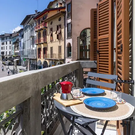 Iseolakerental - La Terrazza Sul Porto Lovere