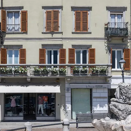 Iseolakerental - La Terrazza Sul Porto Apartament *